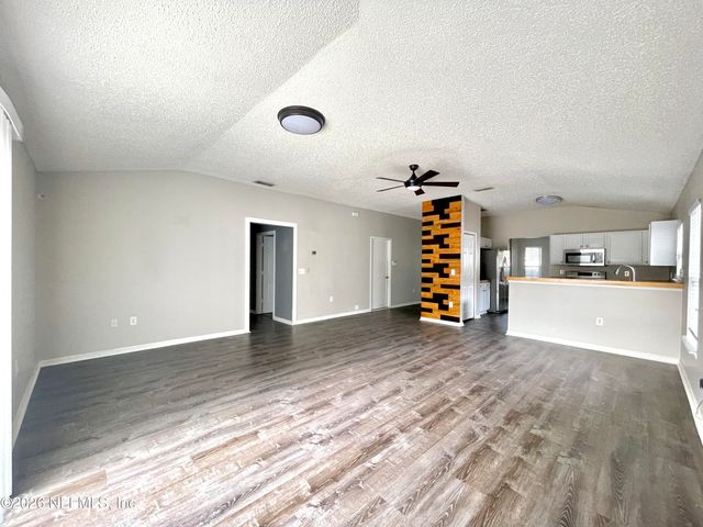 519 CHANCELLOR Drive E, Jacksonville, FL 32225