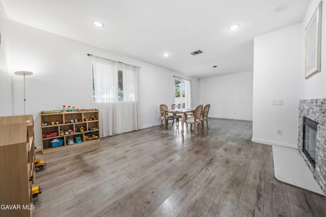 2757 Emerald Lane, Lancaster, CA 93535