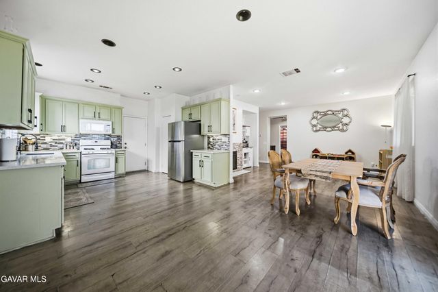 2757 Emerald Lane, Lancaster, CA 93535