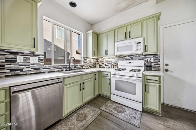 2757 Emerald Lane, Lancaster, CA 93535