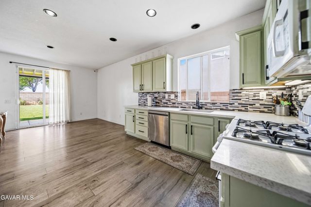 2757 Emerald Lane, Lancaster, CA 93535