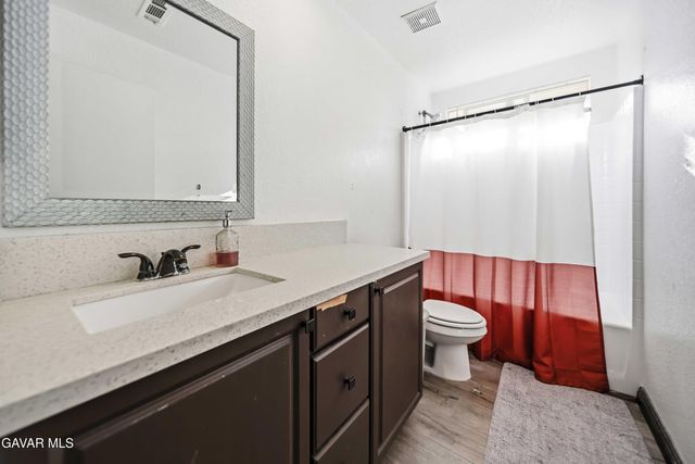 2757 Emerald Lane, Lancaster, CA 93535