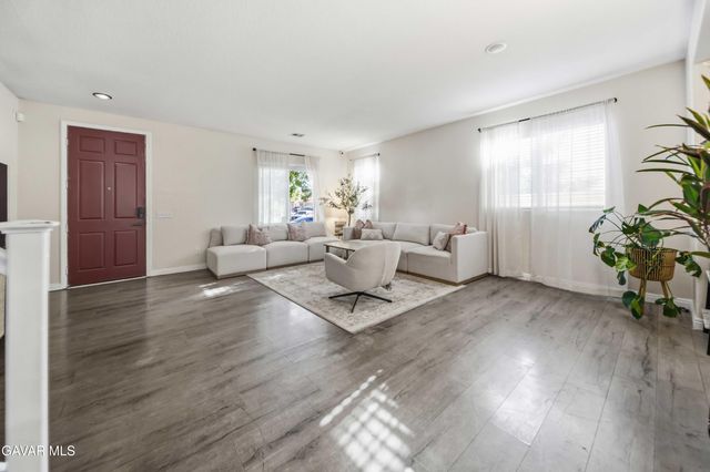 2757 Emerald Lane, Lancaster, CA 93535