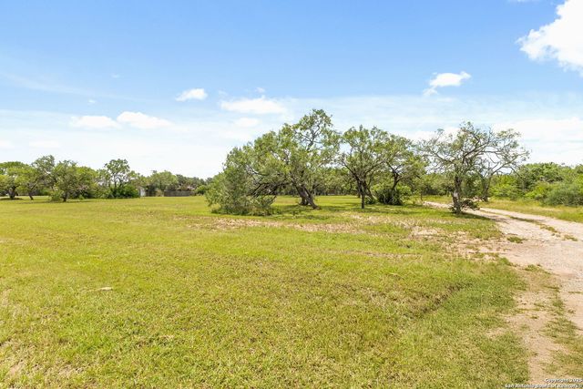 14720 Fm 725, Seguin, TX 78155