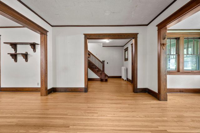 1308 Juno Avenue, Saint Paul, MN 55116