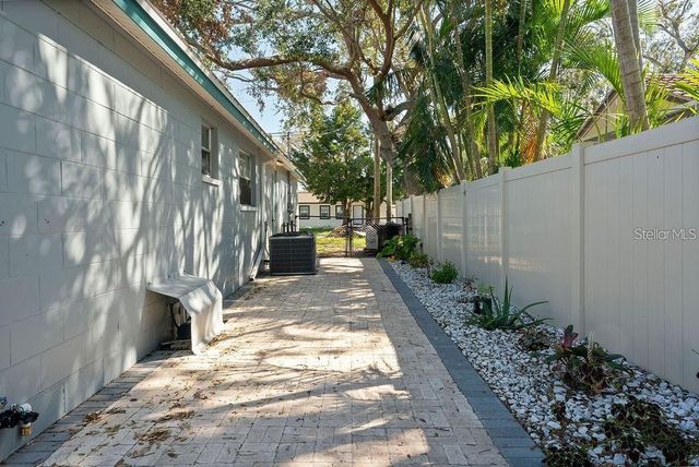 1105 58TH STREET S, St Petersburg, FL 33707