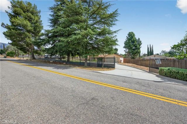 9902 Avenida Miravilla, Cherry Valley, CA 92223