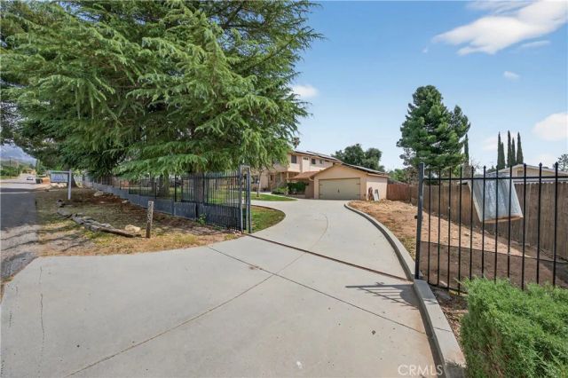 9902 Avenida Miravilla, Cherry Valley, CA 92223