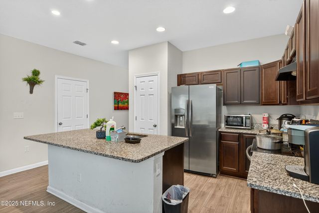 756 TALKING TREE Drive, Jacksonville, FL 32205