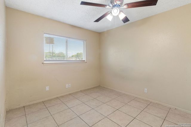 1523 NOBLE OAK DR, San Antonio, TX 78227