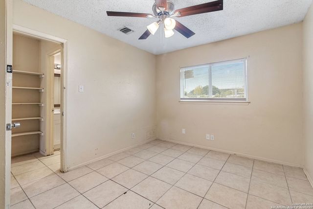 1523 NOBLE OAK DR, San Antonio, TX 78227