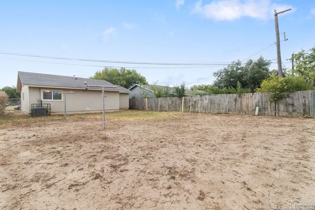 1523 NOBLE OAK DR, San Antonio, TX 78227