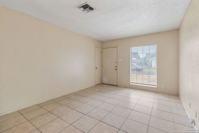 1523 NOBLE OAK DR, San Antonio, TX 78227