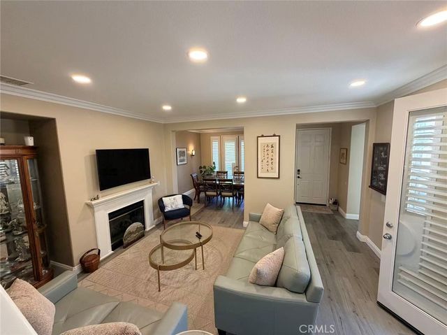 9 Zuma 5, Irvine, CA 92602