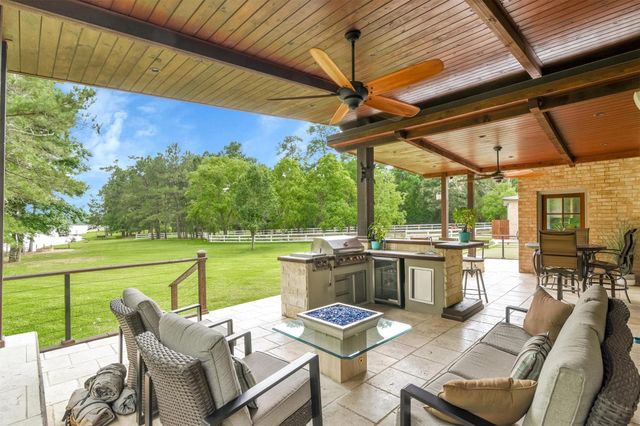 19727 Country Lake Drive, Magnolia, TX 77355