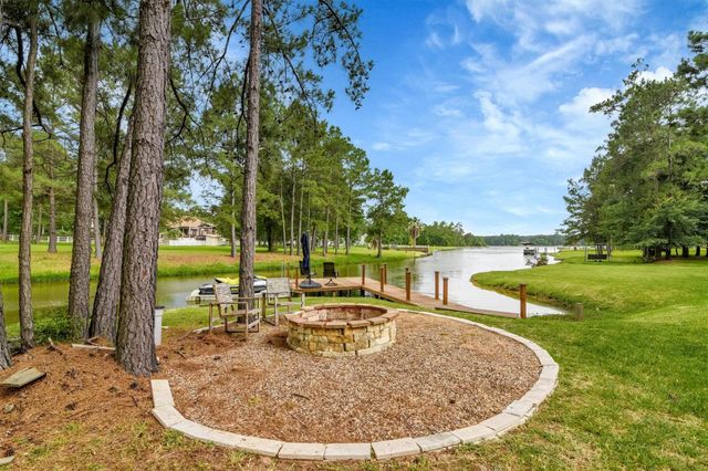 19727 Country Lake Drive, Magnolia, TX 77355
