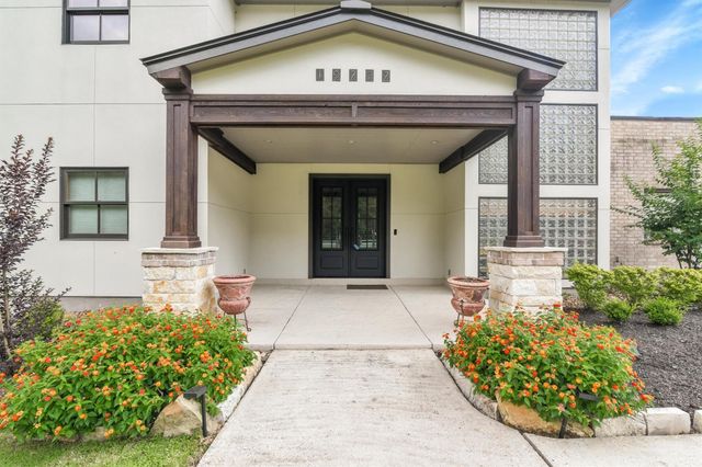 19727 Country Lake Drive, Magnolia, TX 77355