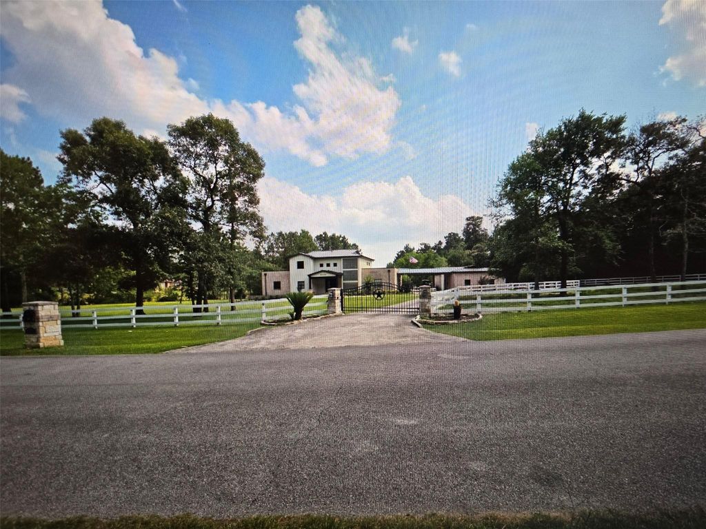 19727 Country Lake Drive, Magnolia, TX 77355
