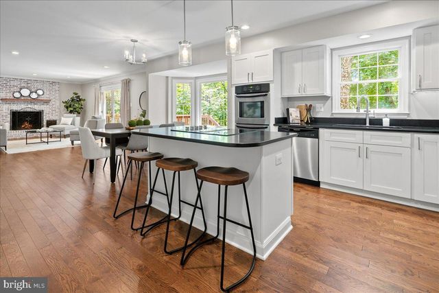 12478 CAVALIER DR, Woodbridge, VA 22192