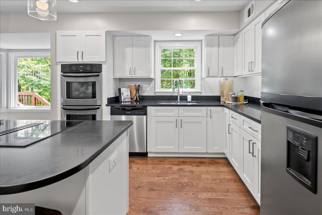 12478 CAVALIER DR, Woodbridge, VA 22192