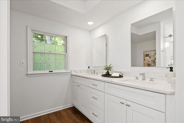 12478 CAVALIER DR, Woodbridge, VA 22192