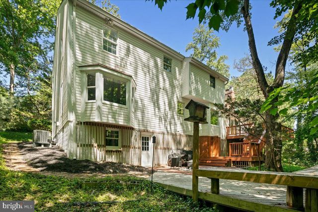 12478 CAVALIER DR, Woodbridge, VA 22192