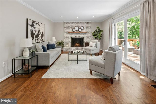 12478 CAVALIER DR, Woodbridge, VA 22192