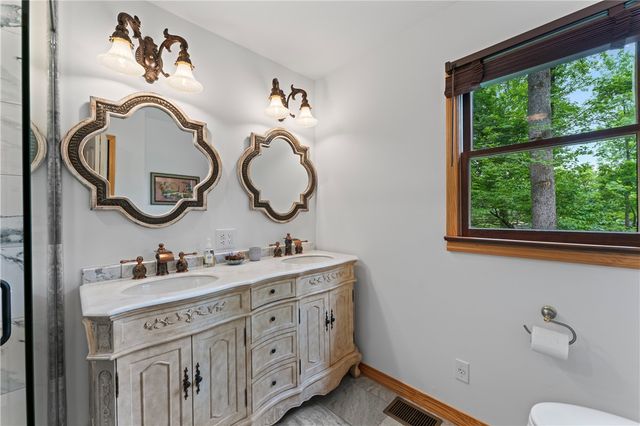 175 Beaver Lake Drive, West Union, SC 29696