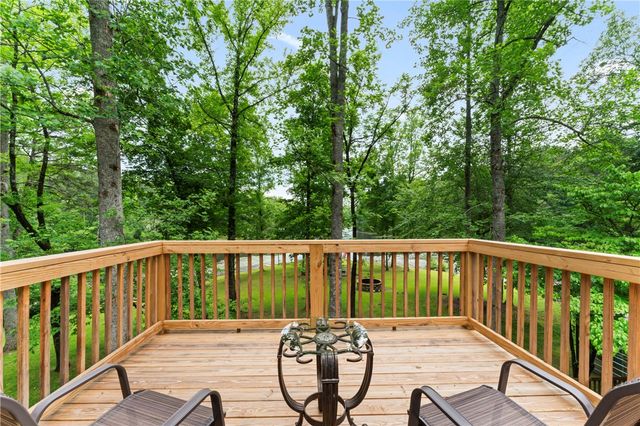175 Beaver Lake Drive, West Union, SC 29696