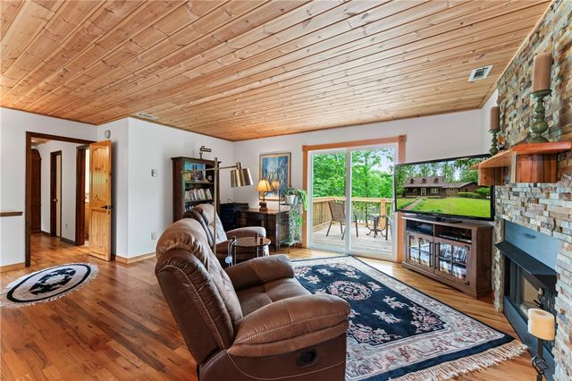 175 Beaver Lake Drive, West Union, SC 29696
