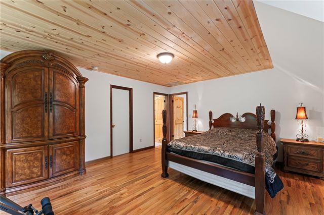 175 Beaver Lake Drive, West Union, SC 29696