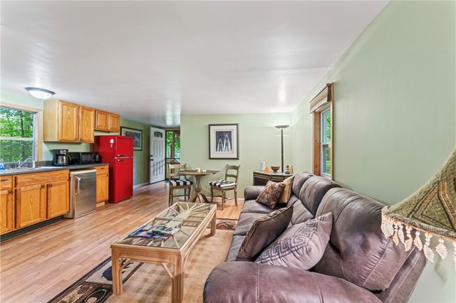 175 Beaver Lake Drive, West Union, SC 29696