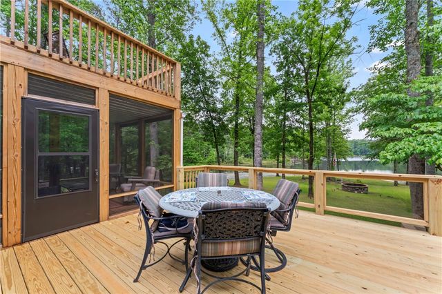 175 Beaver Lake Drive, West Union, SC 29696