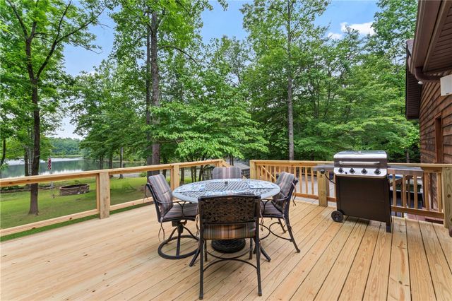 175 Beaver Lake Drive, West Union, SC 29696