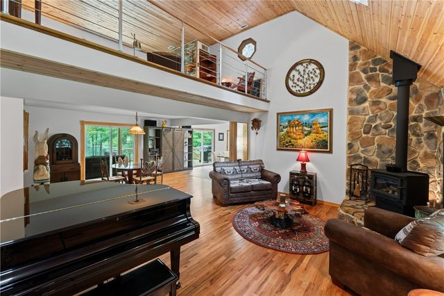 175 Beaver Lake Drive, West Union, SC 29696