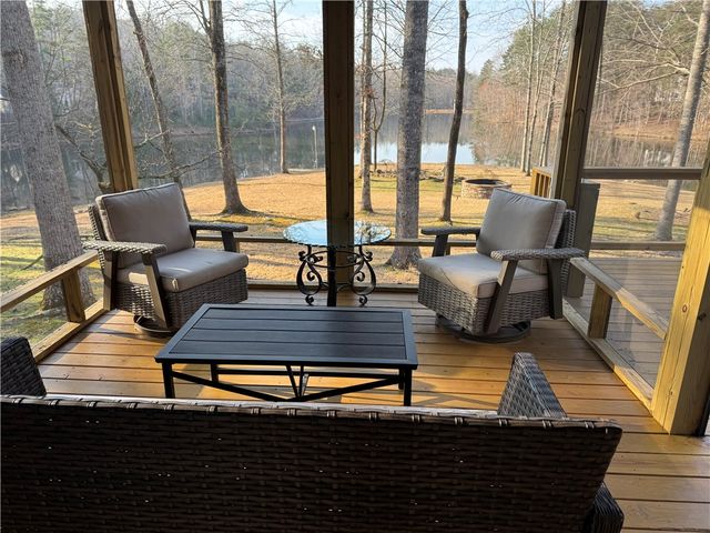 175 Beaver Lake Drive, West Union, SC 29696