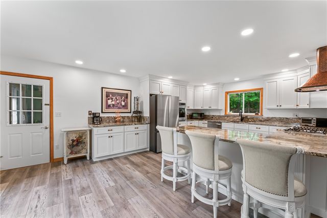 175 Beaver Lake Drive, West Union, SC 29696