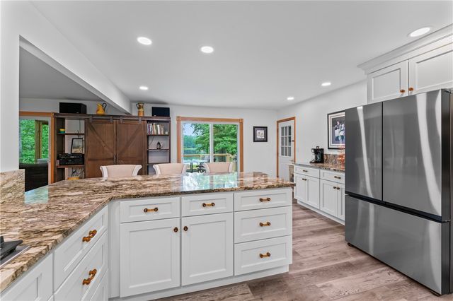 175 Beaver Lake Drive, West Union, SC 29696