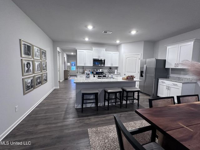 15 S Thorn Tree Street, Byhalia, MS 38611