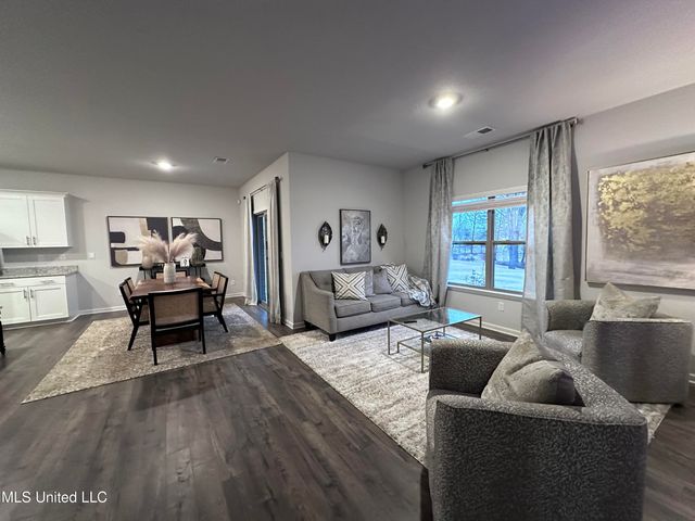 15 S Thorn Tree Street, Byhalia, MS 38611