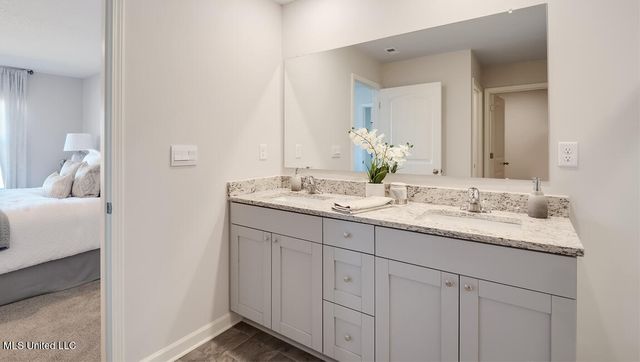 15 S Thorn Tree Street, Byhalia, MS 38611