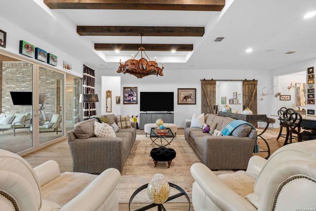 1311 Ellsworth Farm, San Antonio, TX 78260