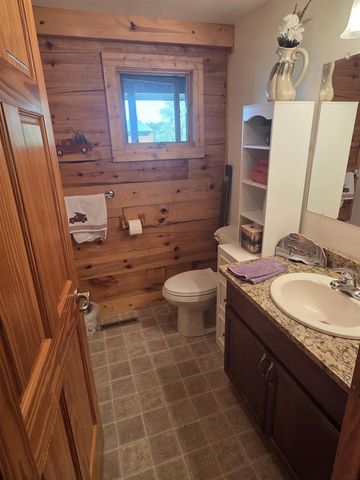 N5452 18th Road Road, Montello, WI 53949