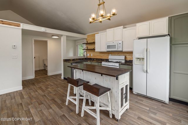 1720 E Maradee Circle, Wasilla, AK 99654