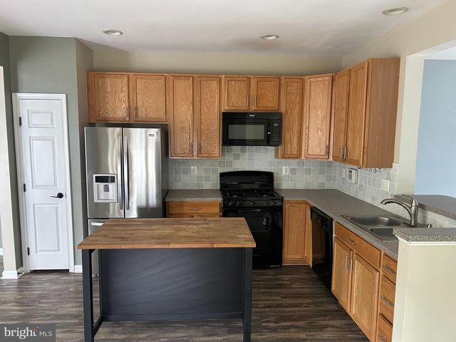221 WOODSTREAM BLVD, Stafford, VA 22556