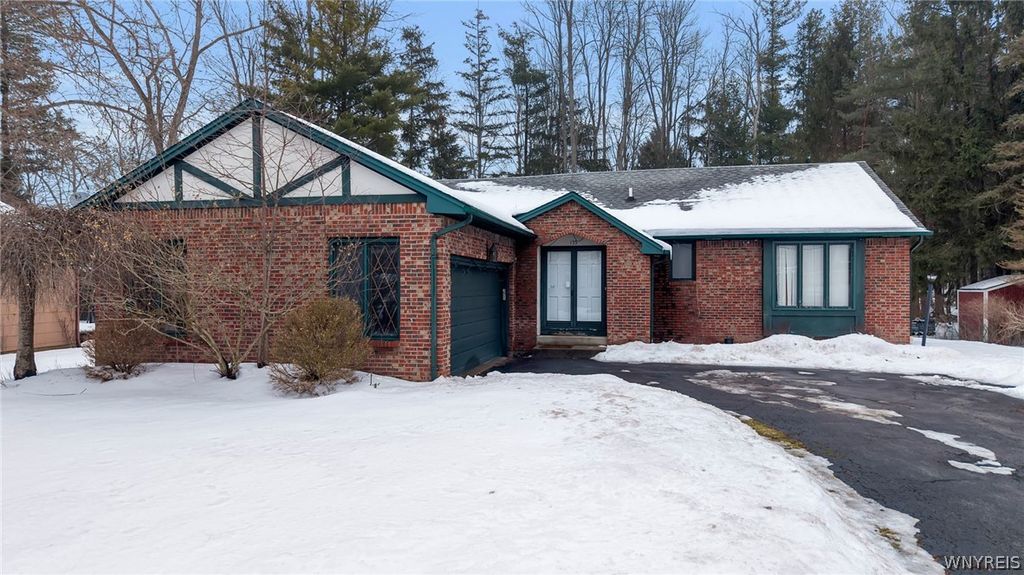 135 Misty Lane, Amherst, NY 14051