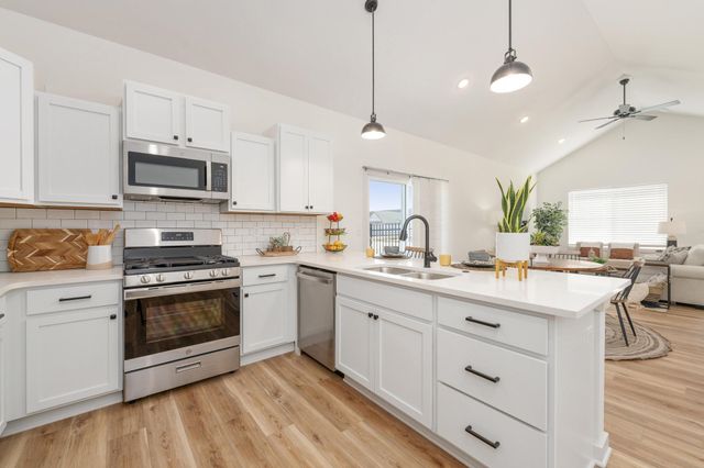 2152 E Elk Ridge Ave, Goddard, KS 67052