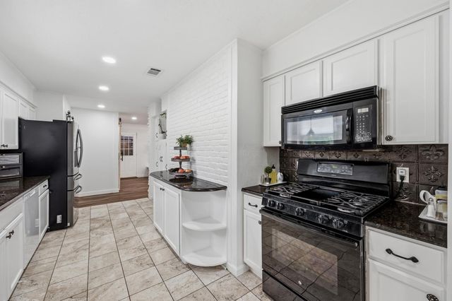 6602 Lyons Road, Garland, TX 75043