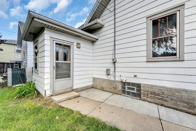 2302 Blake AVENUE, Racine, WI 53404