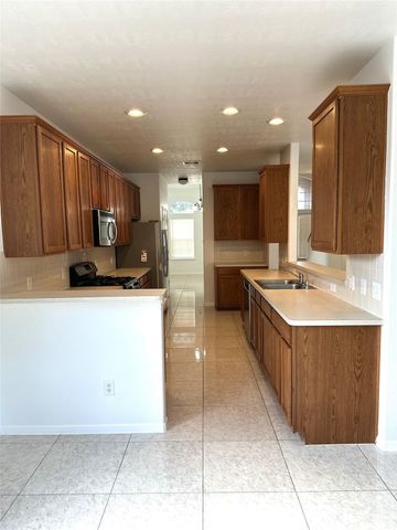 11347 Sandstone Canyon Drive, Humble, TX 77396